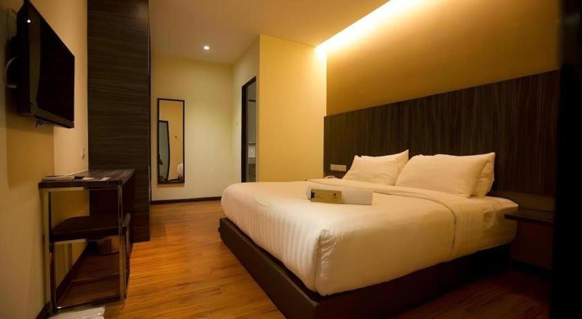 Starz Hotel Клуанг Экстерьер фото